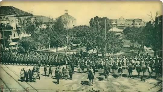 الجنرال هاملان قائد الوحدات الفرنسية في الشرق الأوسط ،في وسط بيروت،تشرين الأول سنة 1918 